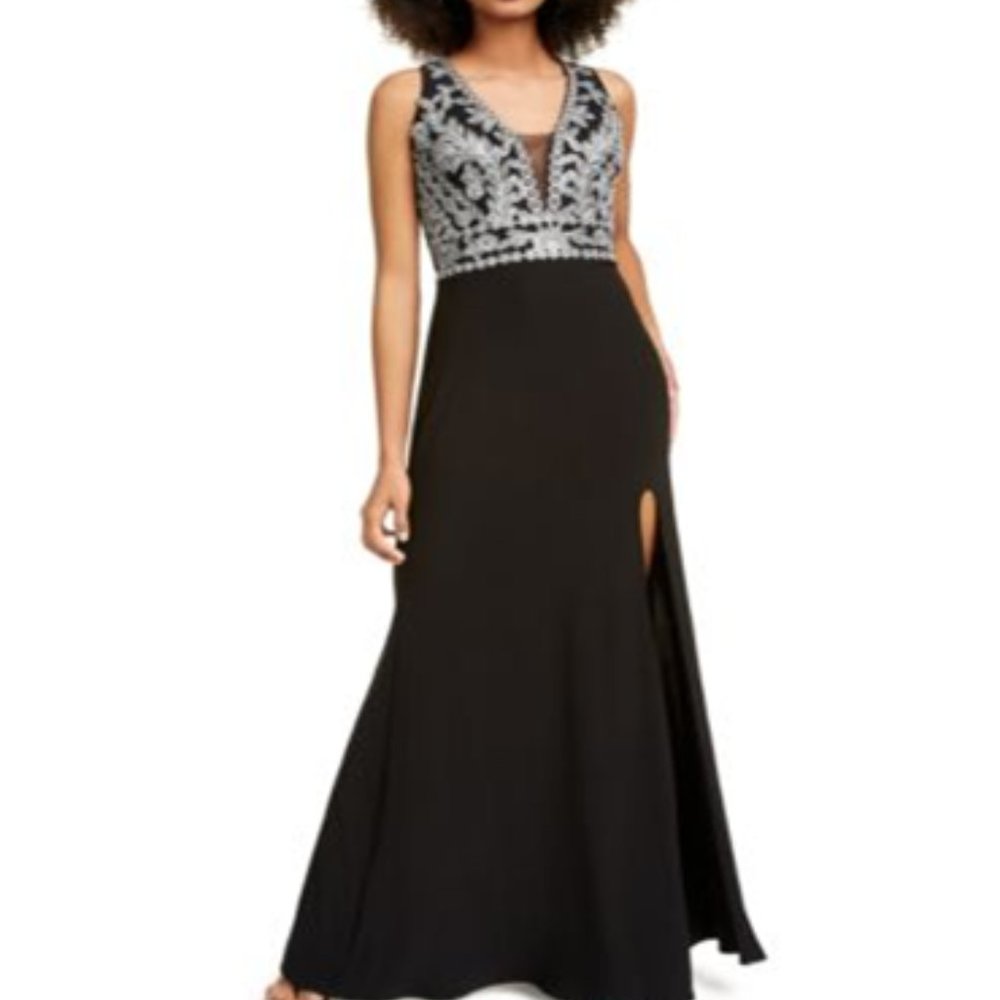 NWT embroidered  Bodice halter gown,  sz 7